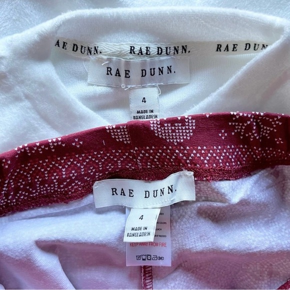 Rae Dunn SANTA’S HELPER Christmas Leggings Long Sleeves Ruffle Kids Sweatshirt - Picture 7 of 7